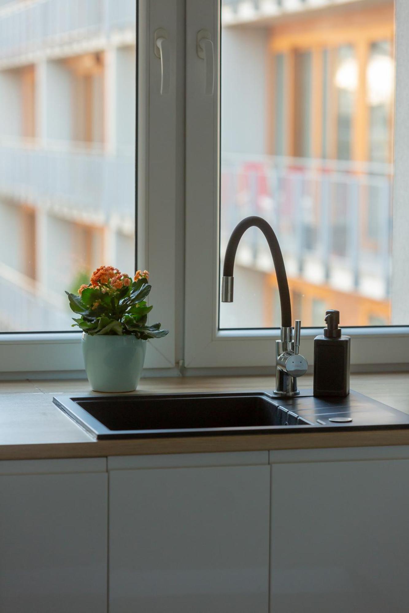 Central Apartment Emilii Plater By Noclegi Renters Warschau Exterior foto