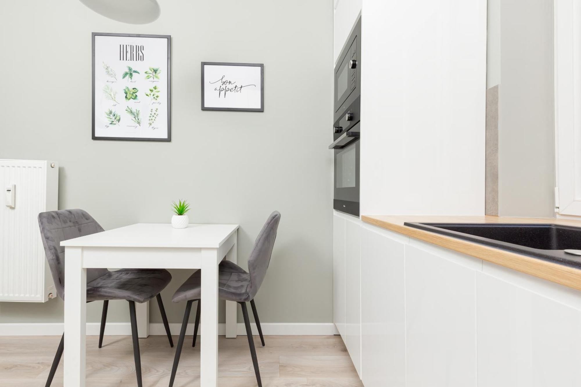 Central Apartment Emilii Plater By Noclegi Renters Warschau Exterior foto